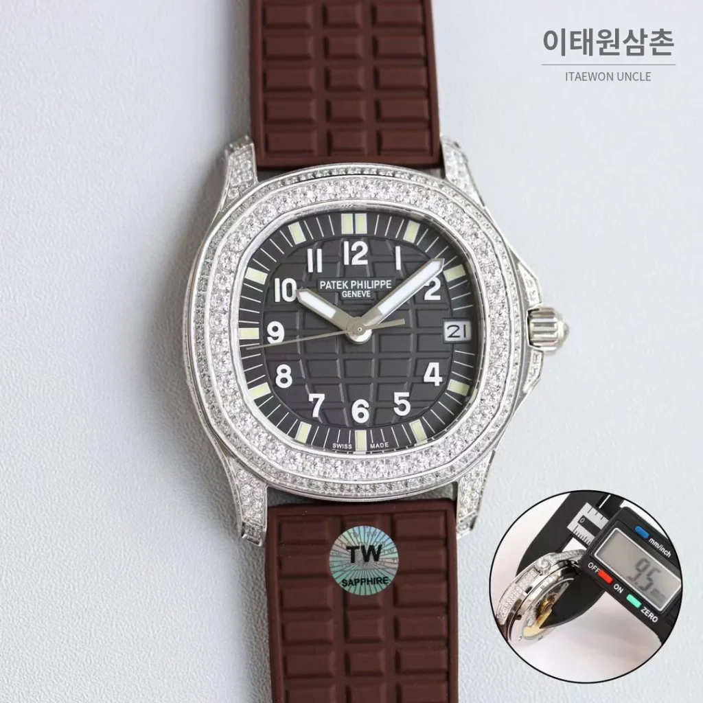 파텍필립 아쿠아넛 스틸 다이아세팅 블랙다이얼 오토매틱 35.6mm 브라운 러버 스트랩