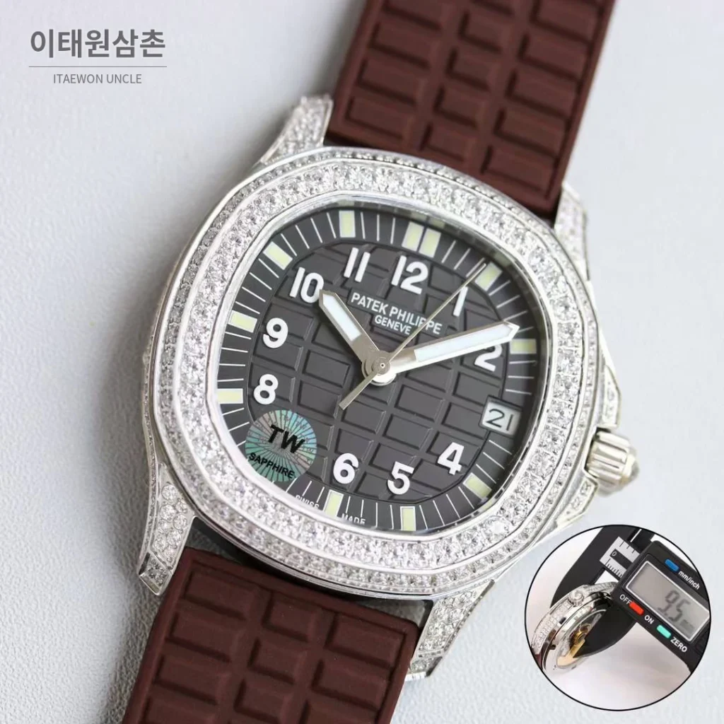 파텍필립 아쿠아넛 스틸 다이아세팅 블랙다이얼 오토매틱 35.6mm 브라운 러버 스트랩