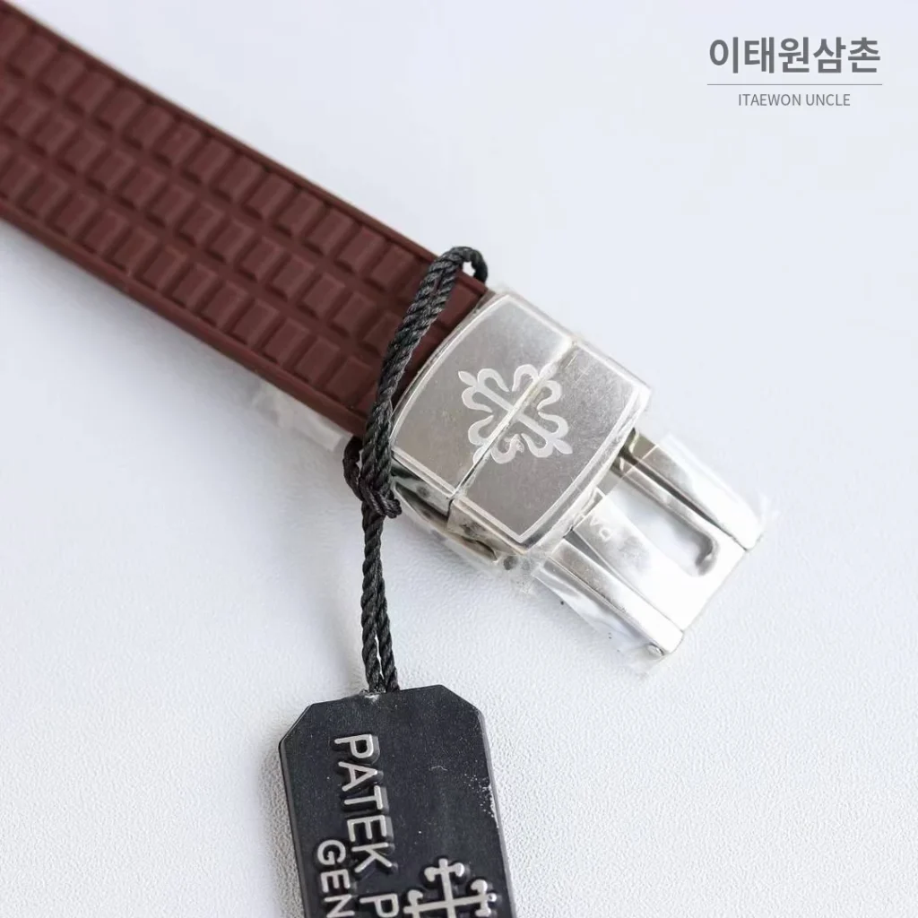 파텍필립 아쿠아넛 스틸 다이아세팅 블랙다이얼 오토매틱 35.6mm 브라운 러버 스트랩