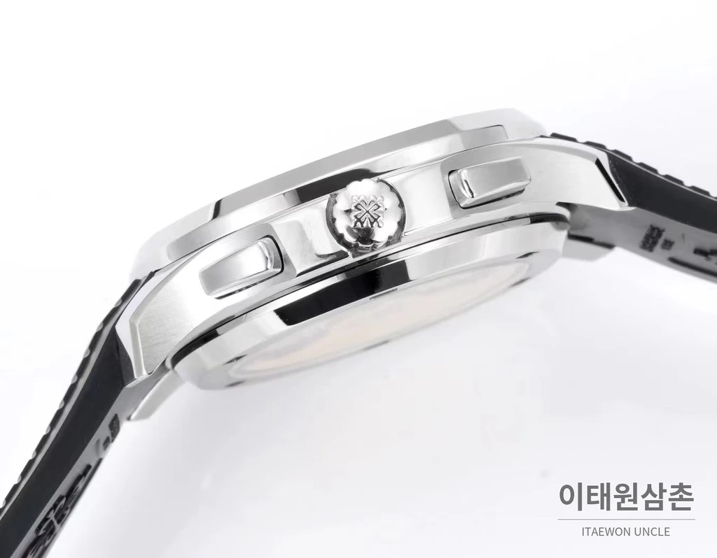 파텍필립 아쿠아넛 스틸 오렌지포인트 블랙다이얼 크로노그래프 42.2mm