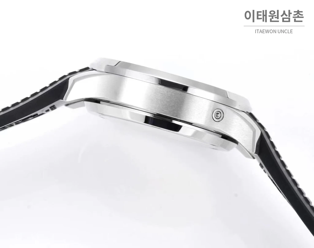 파텍필립 아쿠아넛 스틸 오렌지포인트 블랙다이얼 크로노그래프 42.2mm