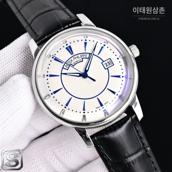 파텍필립 칼라트라바 오토매틱 42mm 화이트 다이얼 블랙 가죽 스트랩