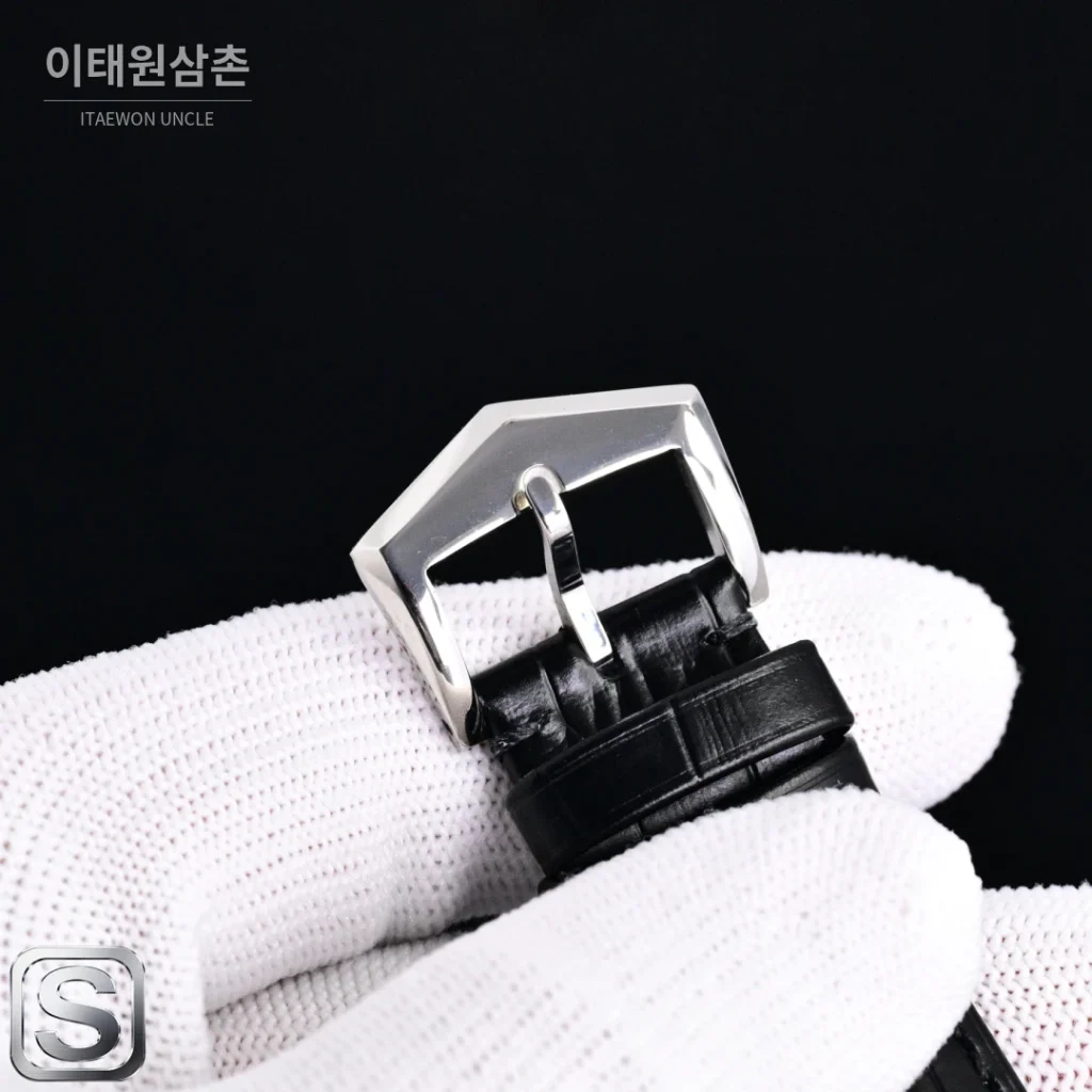 파텍필립 칼라트라바 오토매틱 42mm 화이트 다이얼 블랙 가죽 스트랩