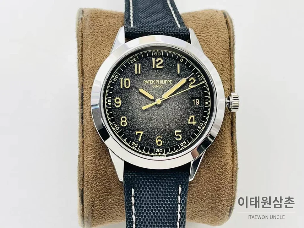 파텍필립 칼라트라바 클루 드 파리 카본그레이 다이얼 오토매틱 40mm 카본 그레이 네이비 나일론 스트랩