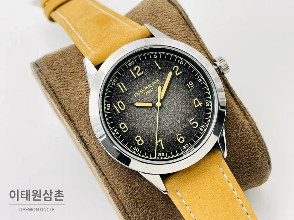 파텍필립 칼라트라바 클루 드 파리 카본그레이 다이얼 오토매틱 40mm 카본 그레이 옐로우 가죽 스트랩