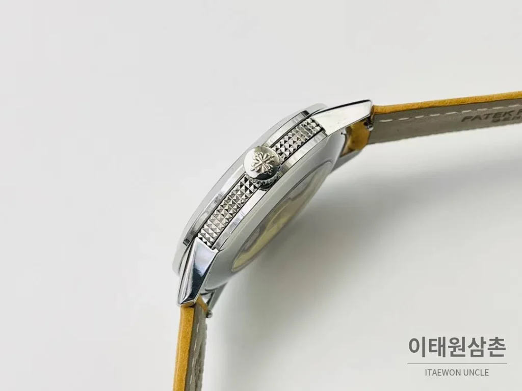 파텍필립 칼라트라바 클루 드 파리 카본그레이 다이얼 오토매틱 40mm 카본 그레이 옐로우 가죽 스트랩