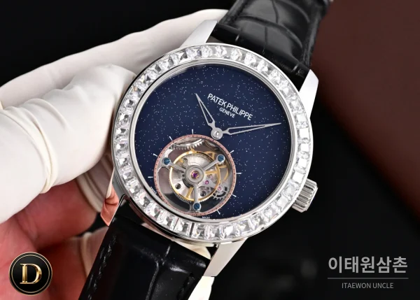 파텍필립 칼라트라바 다이아베젤 투르비옹 매뉴얼 42mm 네이비 다이얼 블랙 가죽 스트랩 (2) 파텍필립 칼라트라바 다이아베젤 투르비옹 매뉴얼 42mm 네이비 다이얼 블랙 가죽 스트랩 (2)