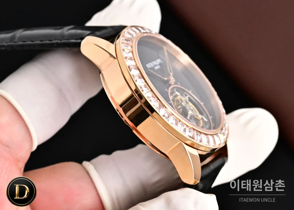 파텍필립 칼라트라바 다이아베젤 투르비옹 매뉴얼 42mm 네이비 다이얼 블랙 가죽 스트랩 로즈골드 케이스 (2)
