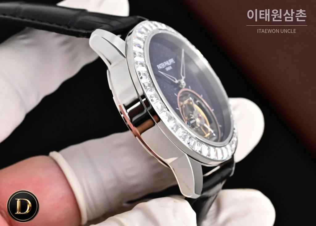 파텍필립 칼라트라바 다이아베젤 투르비옹 매뉴얼 42mm 네이비 다이얼 블랙 가죽 스트랩 (2)