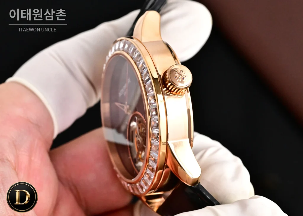 파텍필립 칼라트라바 다이아베젤 투르비옹 매뉴얼 42mm 네이비 다이얼 블랙 가죽 스트랩 로즈골드 케이스 (2)