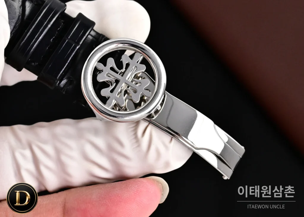 파텍필립 칼라트라바 다이아베젤 투르비옹 매뉴얼 42mm 네이비 다이얼 블랙 가죽 스트랩 (2)