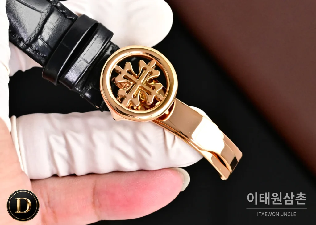 파텍필립 칼라트라바 다이아베젤 투르비옹 매뉴얼 42mm 네이비 다이얼 블랙 가죽 스트랩 로즈골드 케이스 (2)