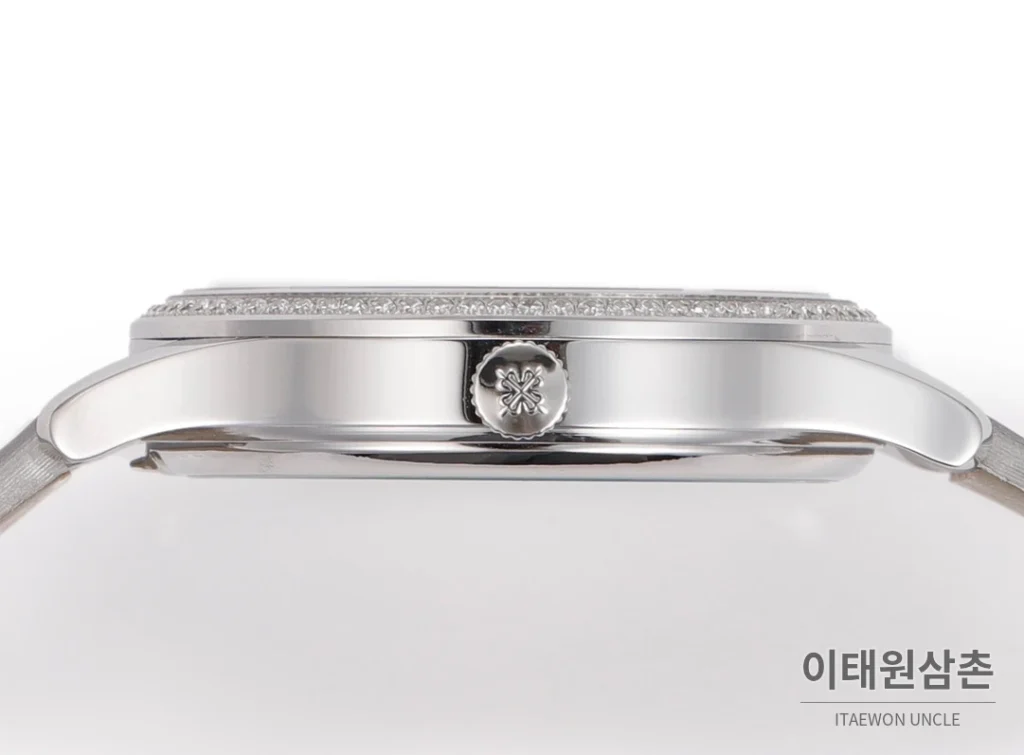 파텍필립 칼라트라바 엠보싱다이얼 울트라씬 오토매틱 35mm