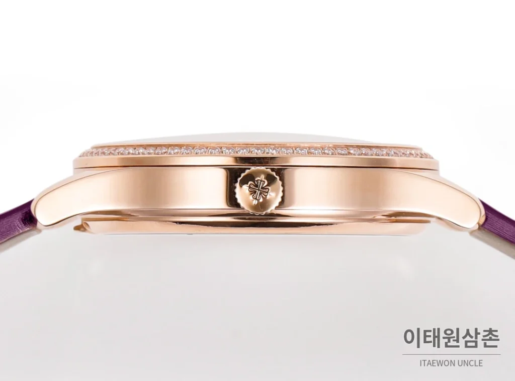 파텍필립 칼라트라바 골드베젤 버건디 엠보싱다이얼 울트라씬 오토매틱 35mm
