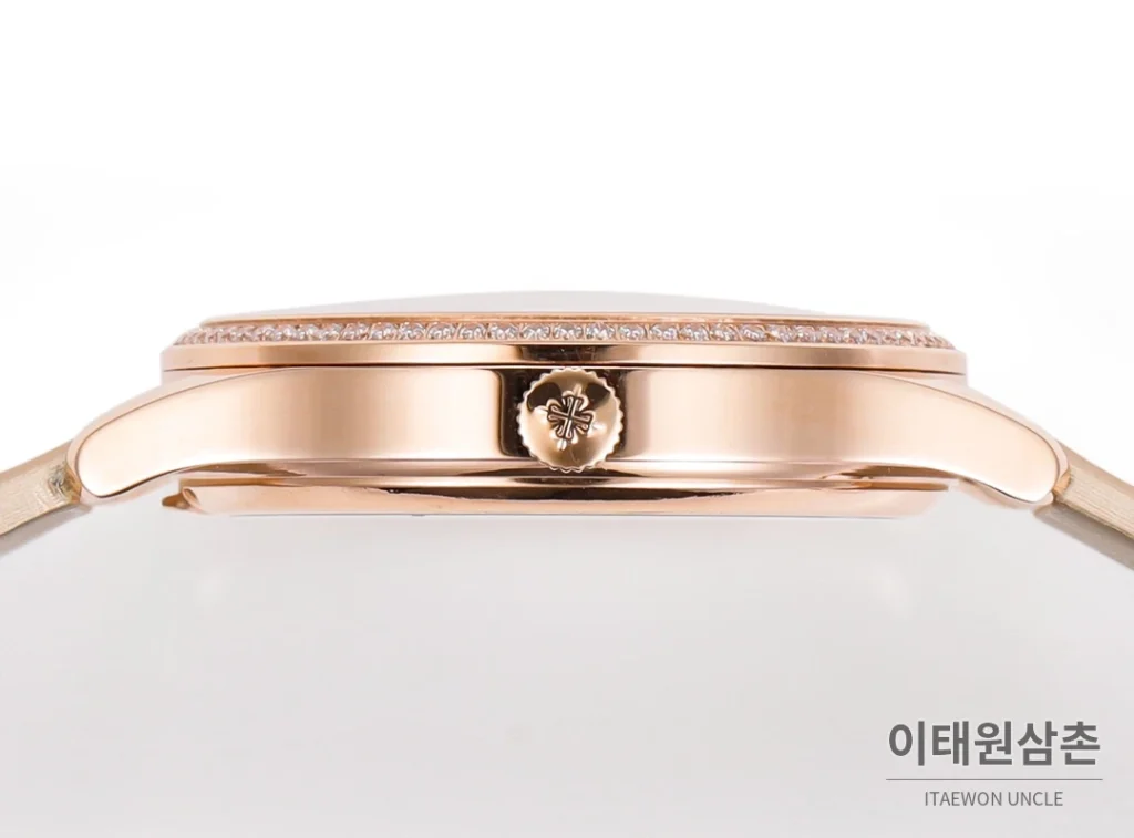 파텍필립 칼라트라바 골드베젤 엠보싱다이얼 울트라씬 오토매틱 35mm