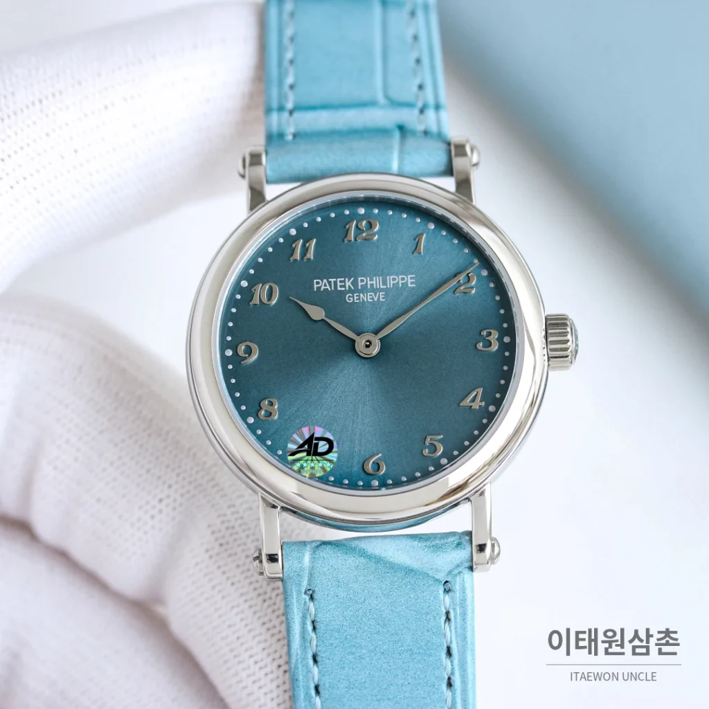 파텍필립 칼라트라바 아이보리 그레인다이얼 레더 오토매틱 34.6mm