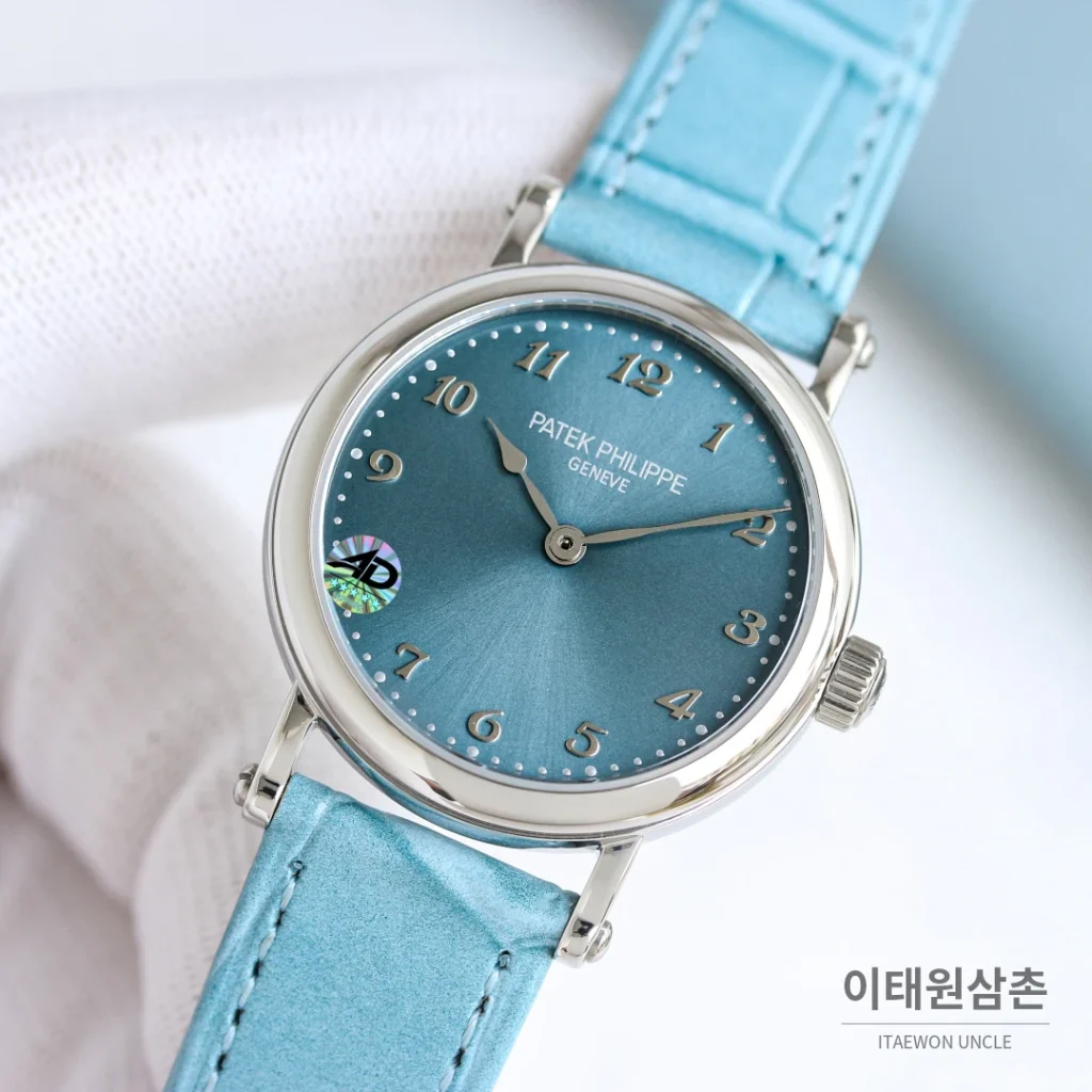 파텍필립 칼라트라바 아이보리 그레인다이얼 레더 오토매틱 34.6mm