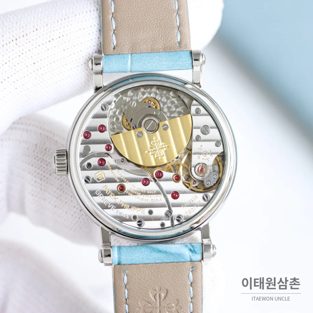 파텍필립 칼라트라바 아이보리 그레인다이얼 레더 오토매틱 34.6mm