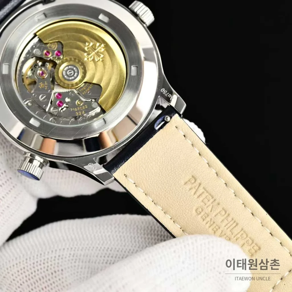 파텍필립 칼라트라바 파일럿 트래블타임 스틸 블랙다이얼 GMT 오토매틱 40.8mm 네이비 나일론 스트랩