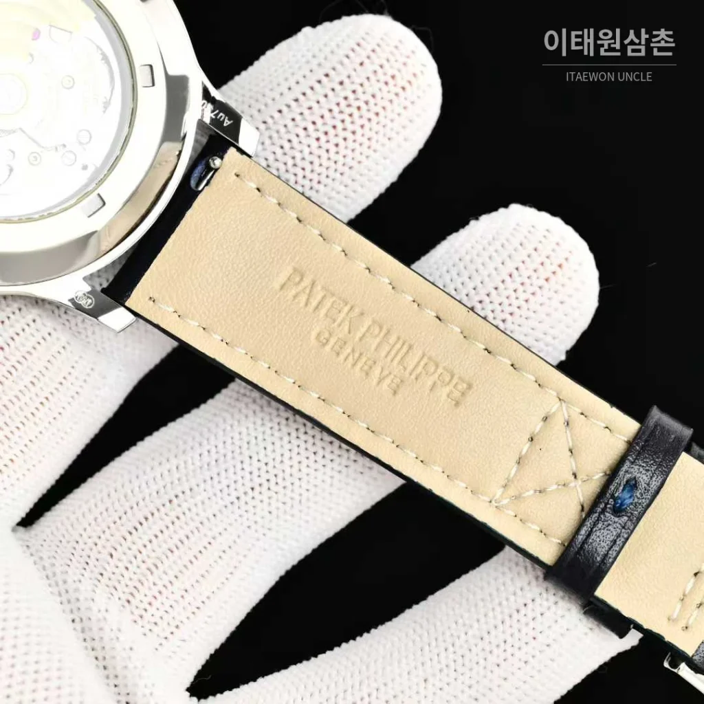 파텍필립 칼라트라바 파일럿 트래블타임 스틸 블랙다이얼 GMT 오토매틱 40.8mm 네이비 나일론 스트랩