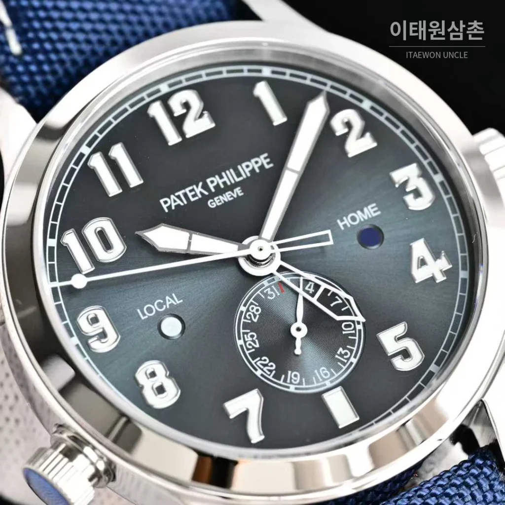 파텍필립 칼라트라바 파일럿 트래블타임 스틸 블랙다이얼 GMT 오토매틱 40.8mm 네이비 나일론 스트랩 (2)