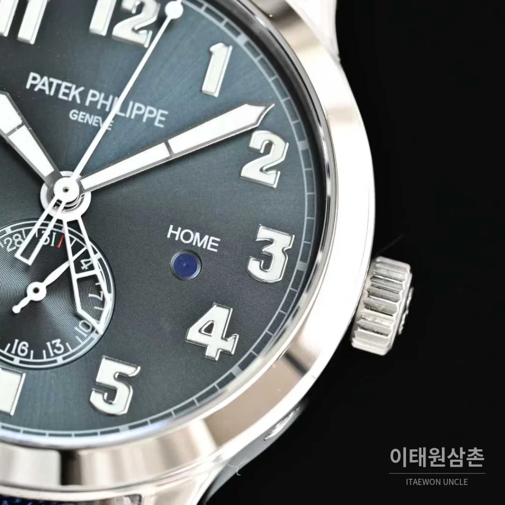 파텍필립 칼라트라바 파일럿 트래블타임 스틸 블랙다이얼 GMT 오토매틱 40.8mm 네이비 나일론 스트랩 (2)
