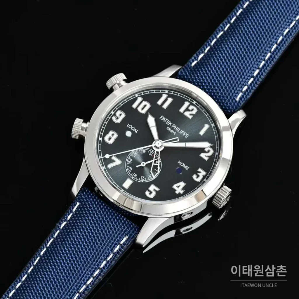 파텍필립 칼라트라바 파일럿 트래블타임 스틸 블랙다이얼 GMT 오토매틱 40.8mm 네이비 나일론 스트랩 (2)