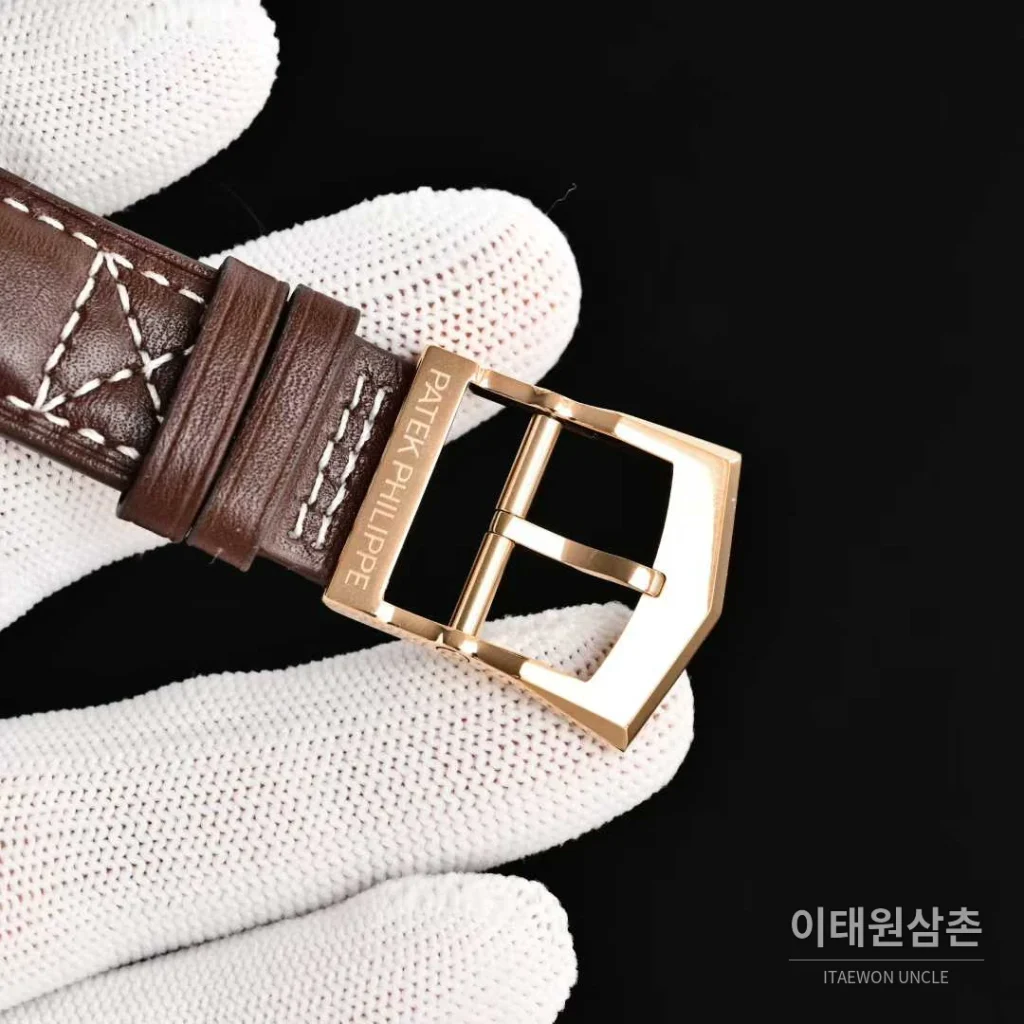 파텍필립 칼라트라바 파일럿 트래블타임 스틸 블랙다이얼 GMT 오토매틱 40.8mm 브라운 가죽 스트랩 로즈골드 베젤