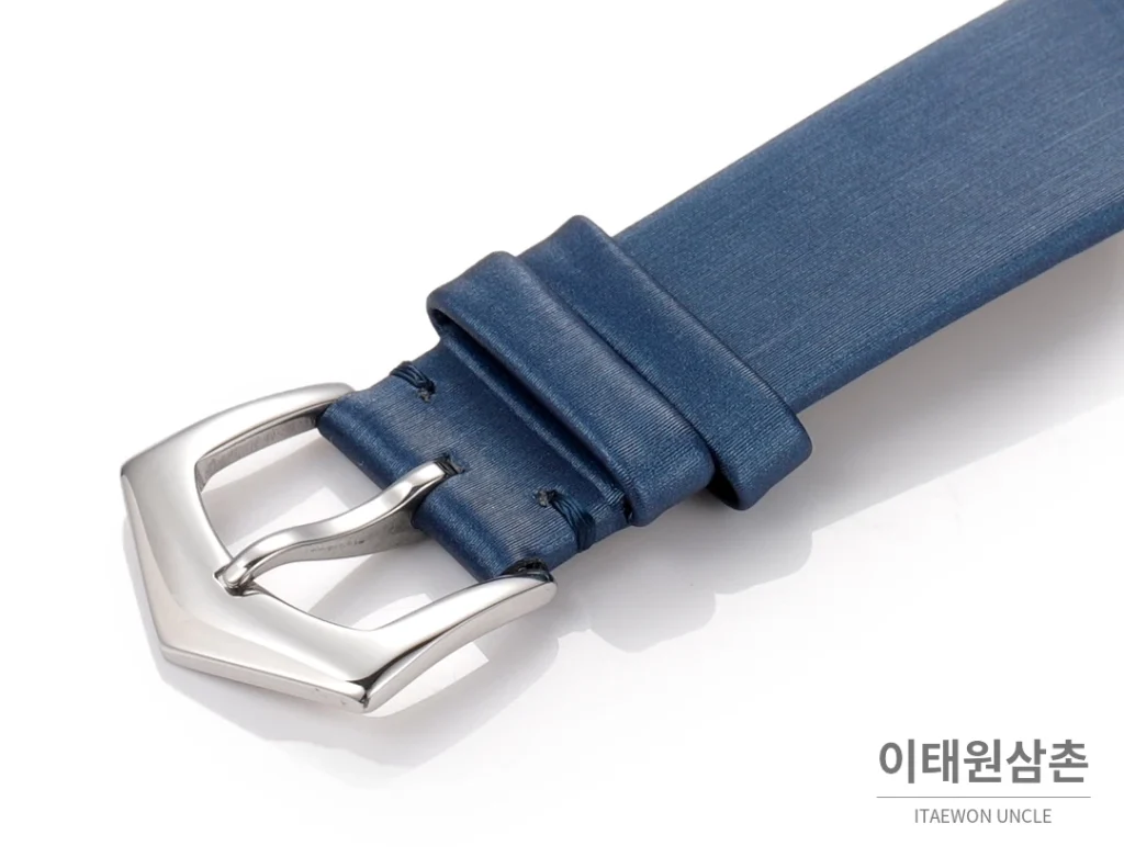파텍필립 칼라트라바 실버베젤 네이비 엠보싱다이얼 울트라씬 오토매틱 35mm