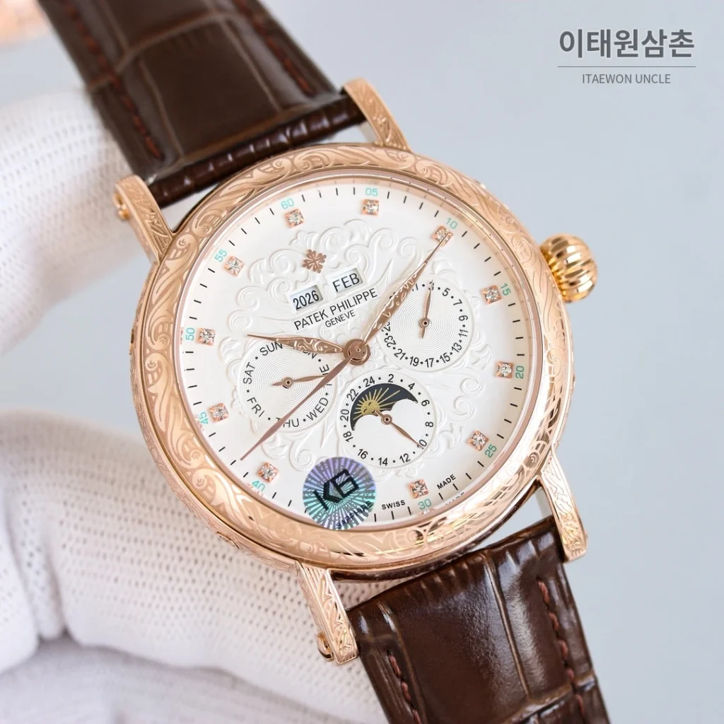 파텍필립 칼라트라바 스틸 퍼페추얼캘린더 문페이즈 오토매틱 42mm 화이트 다이얼 브라운 가죽 스트랩 로즈골드 베젤