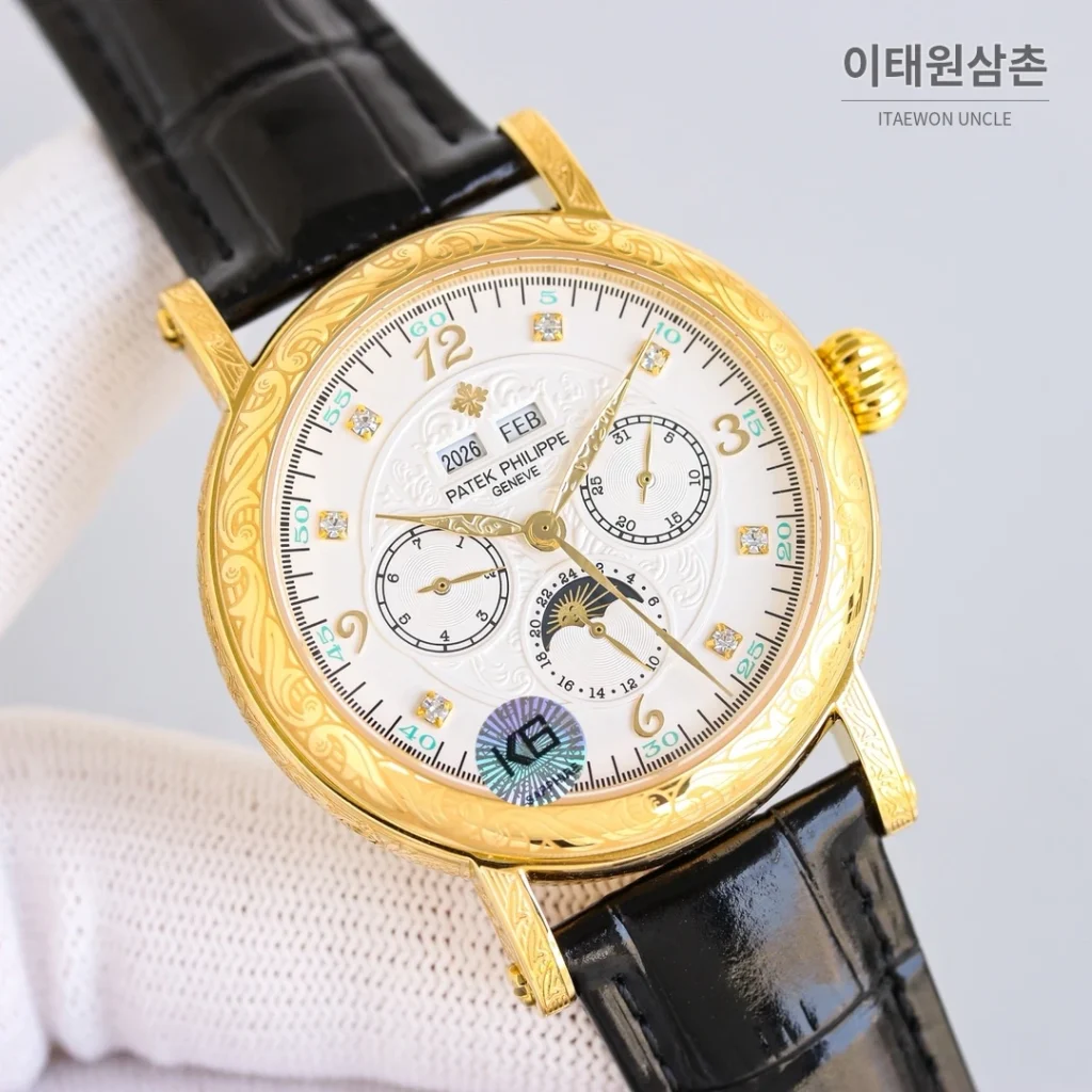 파텍필립 칼라트라바 스틸 퍼페추얼캘린더 문페이즈 오토매틱 42mm 화이트 다이얼 블랙 가죽 스트랩 골드 베젤