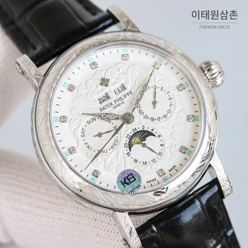 파텍필립 칼라트라바 스틸 퍼페추얼캘린더 문페이즈 오토매틱 42mm 화이트 다이얼 브라운 가죽 스트랩 로즈골드 베젤