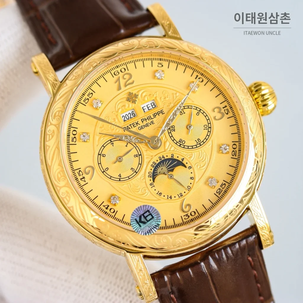 파텍필립 칼라트라바 스틸 퍼페추얼캘린더 문페이즈 오토매틱 42mm 화이트 다이얼 블랙 가죽 스트랩 골드 베젤
