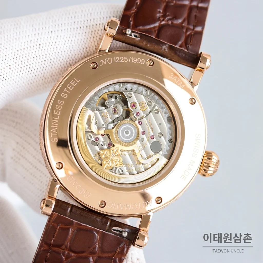 파텍필립 칼라트라바 스틸 퍼페추얼캘린더 문페이즈 오토매틱 42mm 화이트 다이얼 블랙 가죽 스트랩 실버 베젤