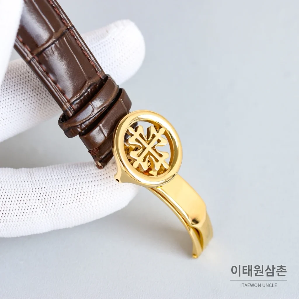 파텍필립 칼라트라바 스틸 퍼페추얼캘린더 문페이즈 오토매틱 42mm 옐로우 다이얼 브라운 가죽 스트랩 골드 베젤
