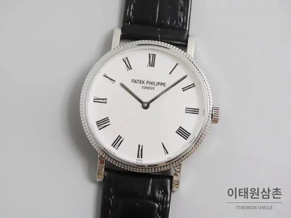 파텍필립 칼라트라바 화이트다이얼 로만인덱스 울트라씬 오토매틱 38mm 블랙 가죽 스트랩 실버 베젤