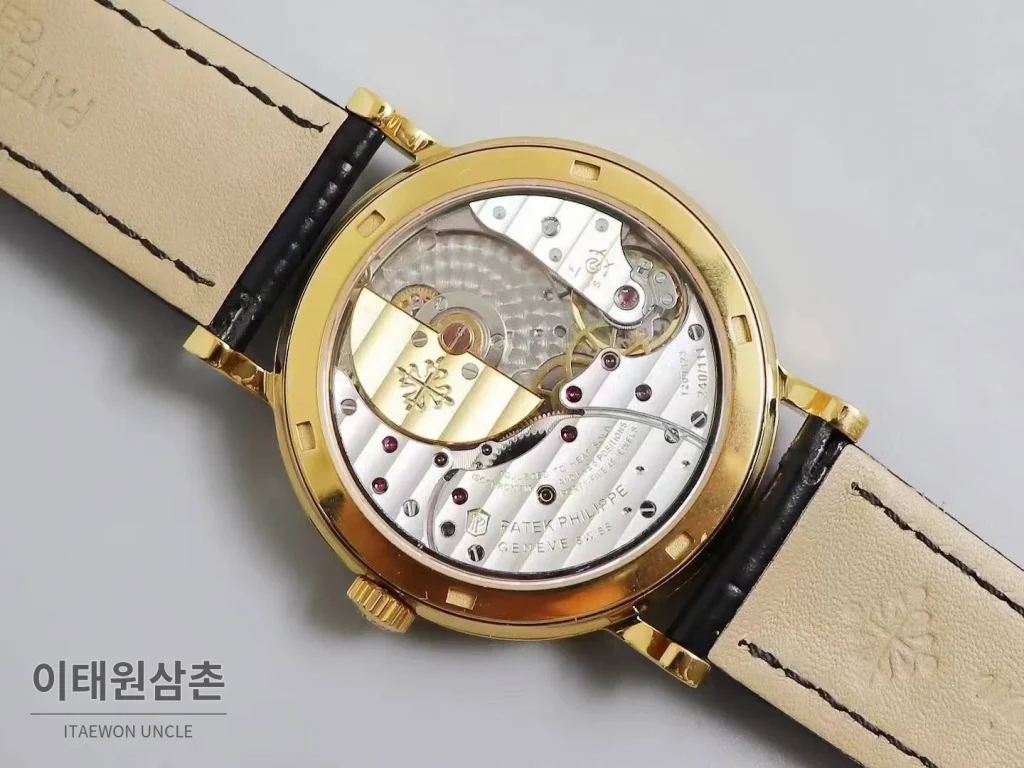 파텍필립 칼라트라바 화이트다이얼 로만인덱스 울트라씬 오토매틱 38mm 블랙 가죽 스트랩 골드 베젤