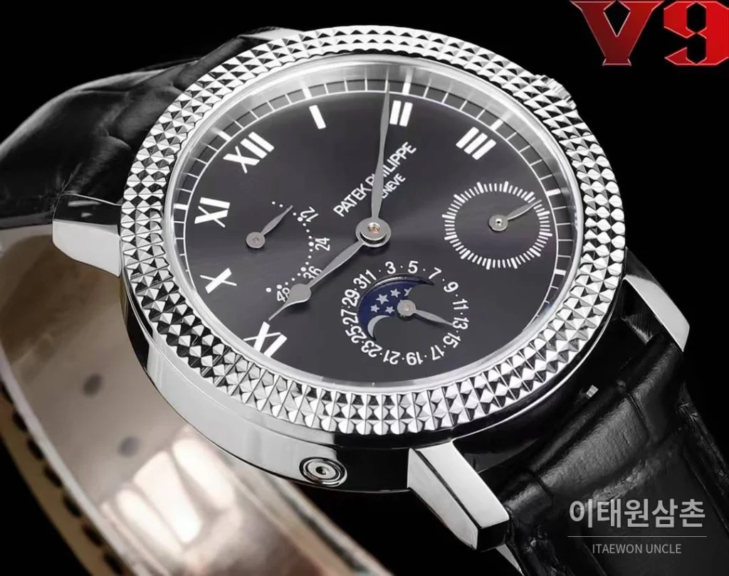 파텍필립 칼라트라바 화이트골드 블랙다이얼 문페이즈 오토매틱 38mm 블랙 가죽 스트랩 실버 베젤