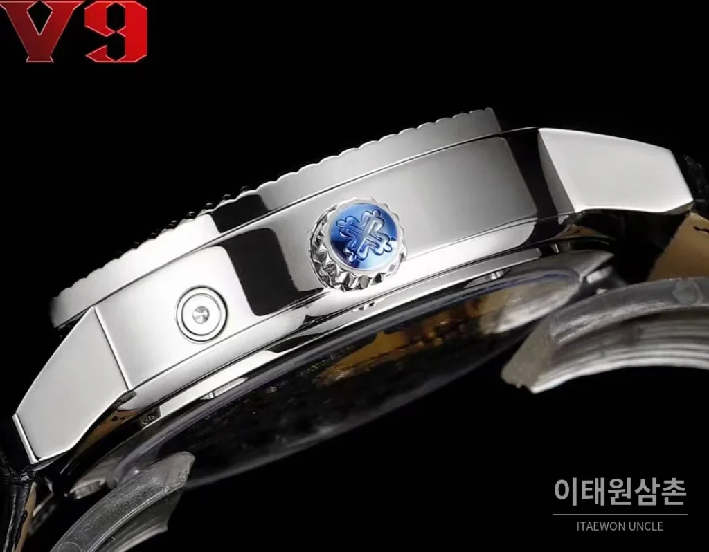 파텍필립 칼라트라바 화이트골드 블랙다이얼 문페이즈 오토매틱 38mm 블랙 가죽 스트랩 실버 베젤 (2)
