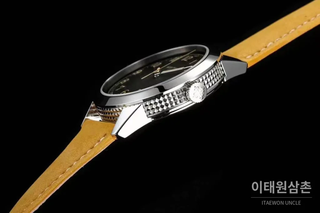 파텍필립 칼라트라바 화이트골드 차콜다이얼 오토매틱 40mm 5226G-001 옐로우 가죽 스트랩