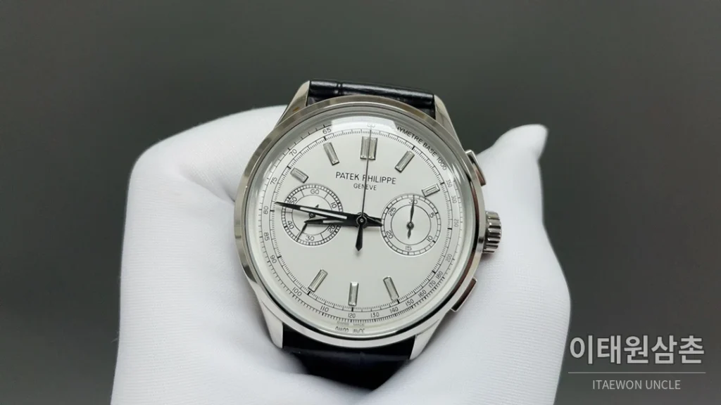 파텍필립 컴플리케이션 크로노그래프 크로노그래프 오토매틱 42mm 화이트 다이얼 블랙 가죽 스트랩