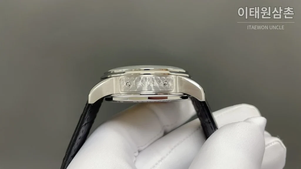 파텍필립 컴플리케이션 크로노그래프 크로노그래프 오토매틱 42mm 화이트 다이얼 블랙 가죽 스트랩