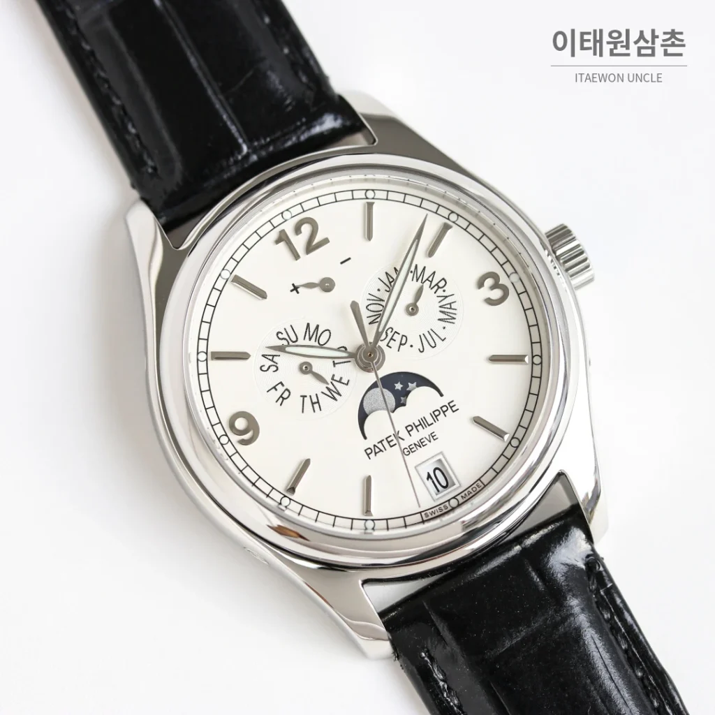 파텍필립 컴플리케이션 애뉴얼 캘린더 문페이즈 오토매틱 39mm 5146/5147 화이트 다이얼 블랙 가죽 스트랩
