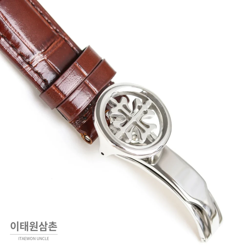 파텍필립 컴플리케이션 애뉴얼 캘린더 문페이즈 오토매틱 39mm 5146/5147 화이트 다이얼 블랙 가죽 스트랩