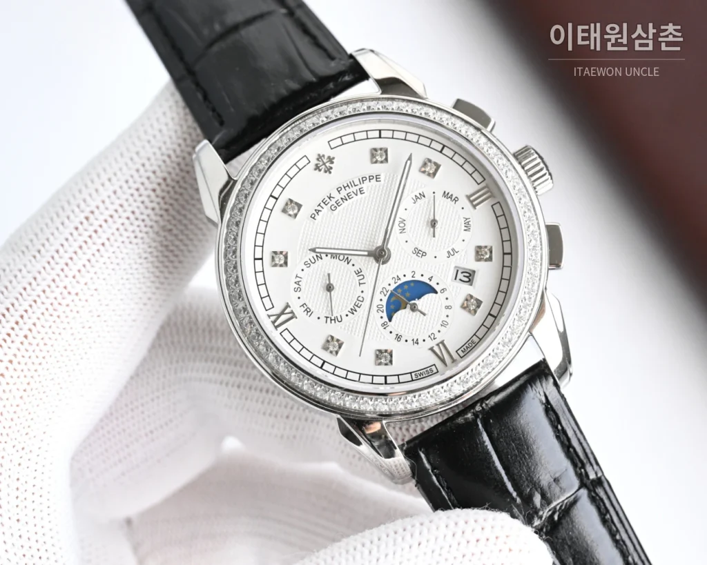 파텍필립 컴플리케이션 스틸 멀티캘린더 오토매틱 42mm 화이트 다이얼 블랙 가죽 스트랩 실버 베젤