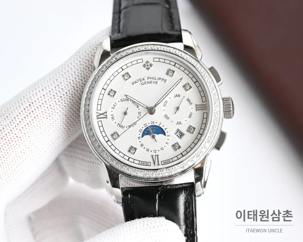 파텍필립 컴플리케이션 스틸 멀티캘린더 오토매틱 42mm 화이트 다이얼 블랙 가죽 스트랩 실버 베젤