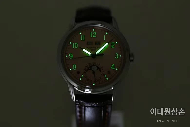 파텍필립 컴플리케이션 화이트골드 블랙다이얼 퍼페추얼캘린더 오토매틱 40mm 브라운 가죽 스트랩