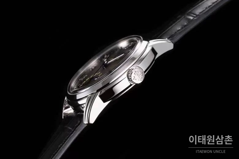 파텍필립 컴플리케이션 화이트골드 블랙다이얼 퍼페추얼캘린더 오토매틱 40mm 블랙 가죽 스트랩