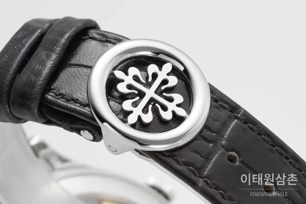 파텍필립 컴플리케이션 화이트골드 그레이다이얼 애뉴얼캘린더 오토매틱 38mm 블랙 가죽 스트랩 (2)