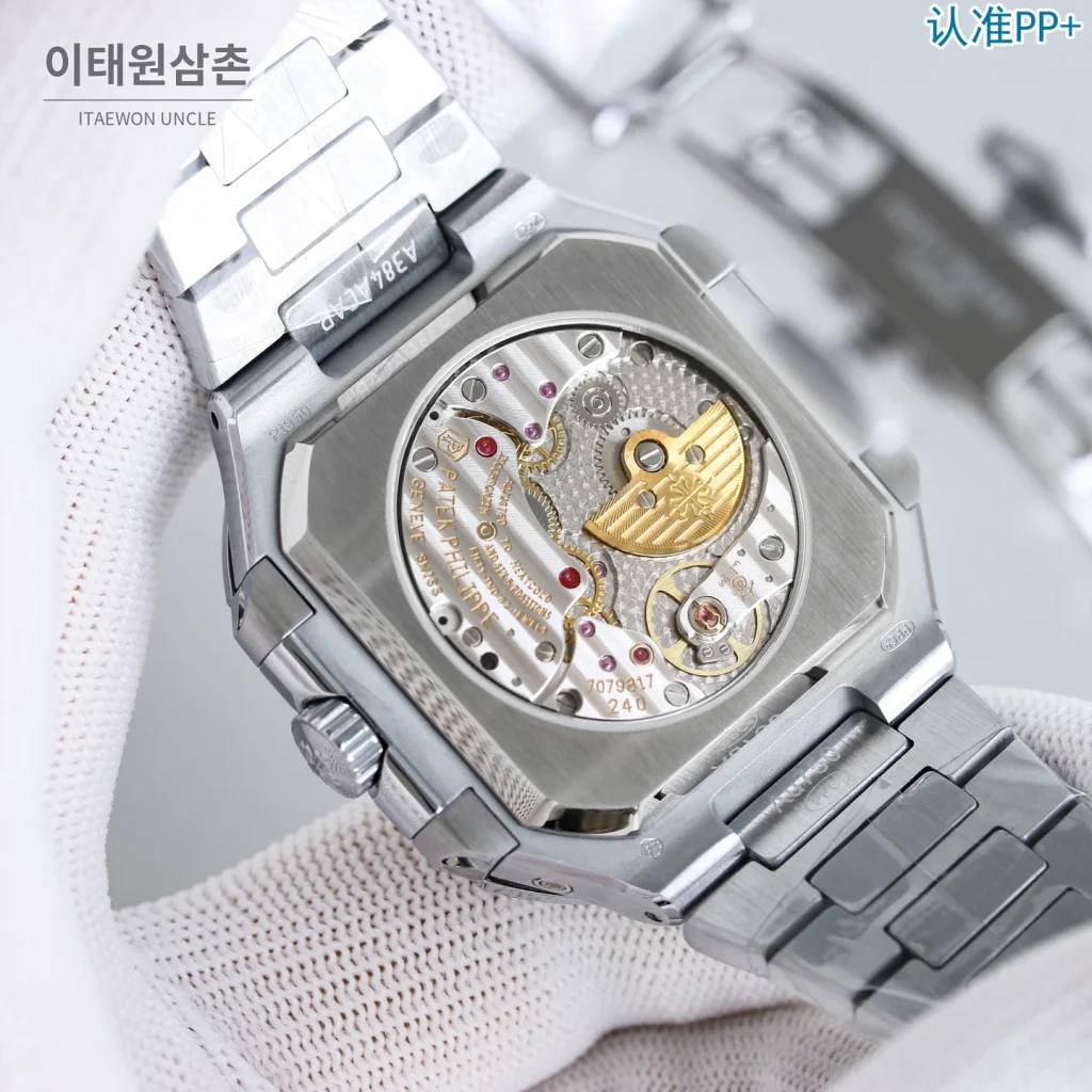 파텍필립 큐비투스 수동 와인딩 45mm 네이비 다이얼